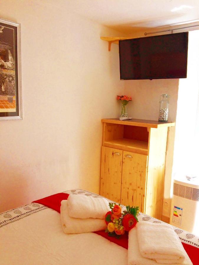 Franreal, 4 Appartements ซาร์ลา-ลา-กาเนดา ภายนอก รูปภาพ