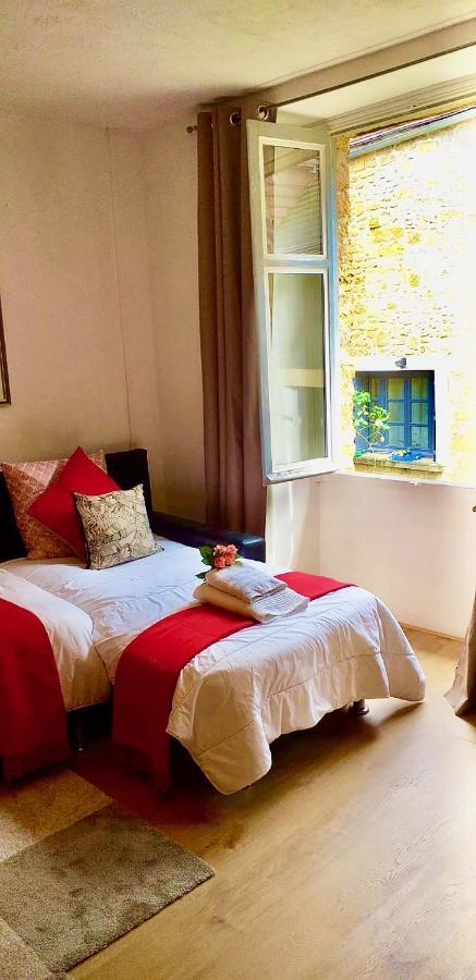 Franreal, 4 Appartements ซาร์ลา-ลา-กาเนดา ภายนอก รูปภาพ