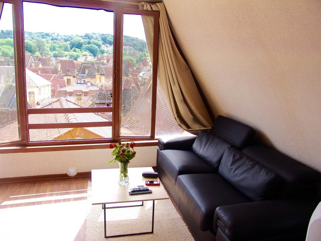 Franreal, 4 Appartements ซาร์ลา-ลา-กาเนดา ภายนอก รูปภาพ